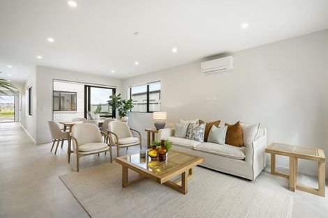 Photo of property in 55 Parkmore Drive, Rosehill, Papakura, 2113