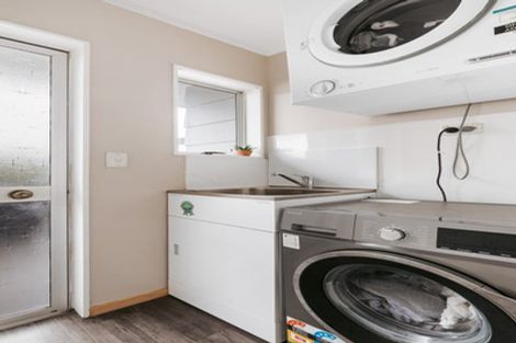 Photo of property in 7 Pokapu Place, Bethlehem, Tauranga, 3110