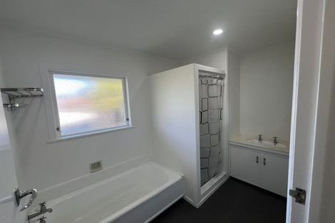 Photo of property in 11 Holden Place, Manukau, Auckland, 2025