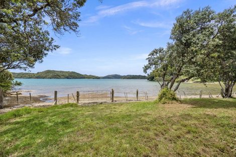 Photo of property in 130 Whangaruru Wharf Road, Whangaruru, Russell, 0184
