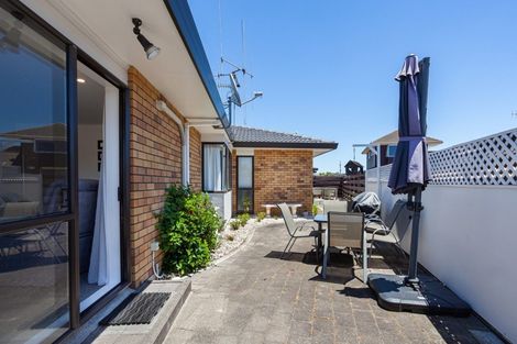 Photo of property in 13 Ngamotu Place, Mount Maunganui, 3116