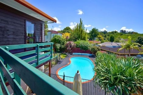 Photo of property in 3 Valdese Rise, Browns Bay, Auckland, 0630
