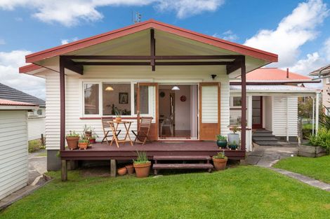 Photo of property in 10 Japonica Drive, Beach Haven, Auckland, 0626