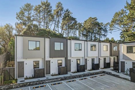 Photo of property in 2/58 Kemp Road, Massey, Auckland, 0614