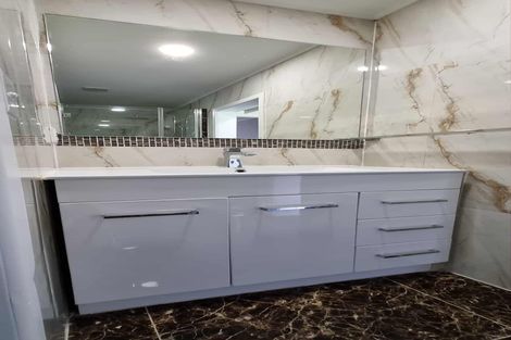 Photo of property in 516 Great South Road, Rosehill, Papakura, 2113