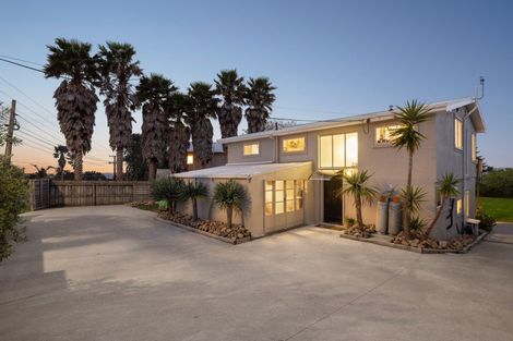 Photo of property in 1410 Whangaparaoa Road, Army Bay, Whangaparaoa, 0930