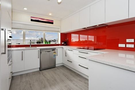 Photo of property in 259 Glengarry Road, Glen Eden, Auckland, 0602