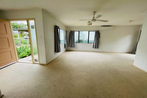 Photo of property in 10a Elizabeth Drive, West Harbour, Auckland, 0618