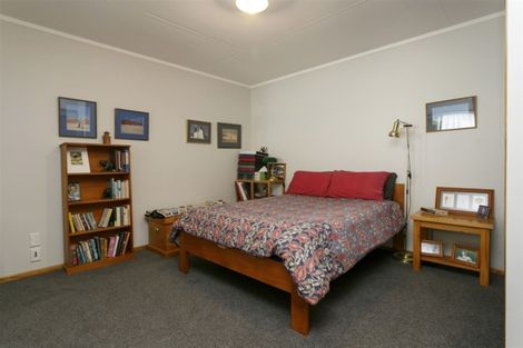 Photo of property in 19 Reeves Road, Acacia Bay, Taupo, 3330