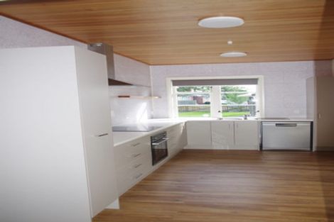 Photo of property in 86 Avondale Road, Avondale, Christchurch, 8061