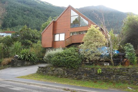 Photo of property in 36 Arawata Terrace, Sunshine Bay, Queenstown, 9300