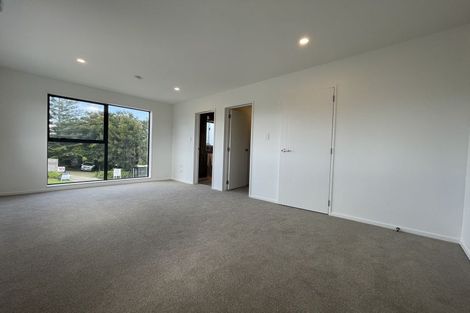 Photo of property in 1/11 Oteha Valley Road, Northcross, Auckland, 0632
