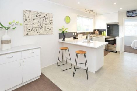 Photo of property in 2/127 Centreway Road, Orewa, 0931