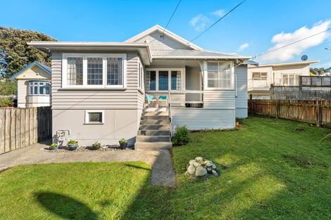 Photo of property in 58 Freyberg Street, Lyall Bay, Wellington, 6022