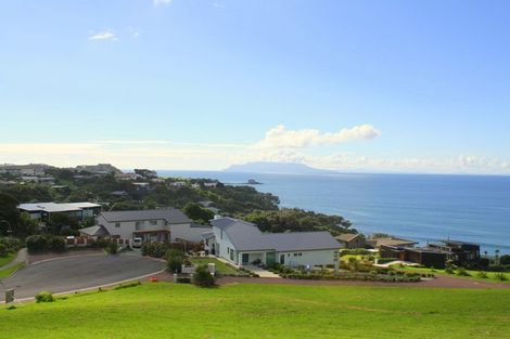 Photo of property in 80-82 Lax Crescent, Leigh, 0985