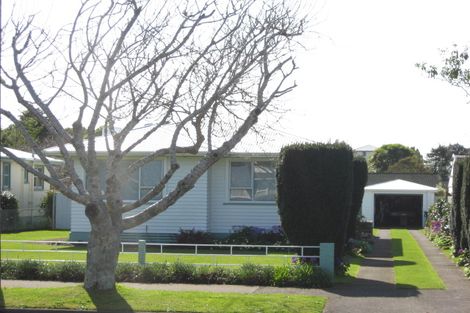 Photo of property in 26 Wallath Road, Westown, New Plymouth, 4310