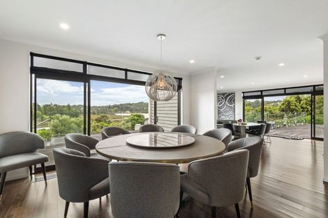 Photo of property in 16 Schopolo Place, Schnapper Rock, Auckland, 0632