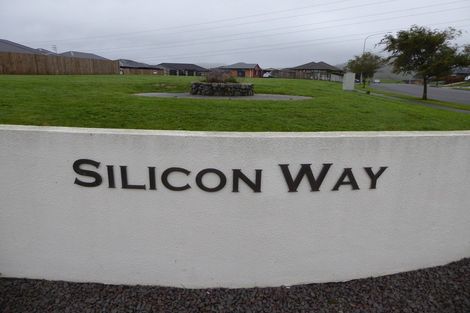 Photo of property in 35 Silicon Way, Fitzherbert, Palmerston North, 4410