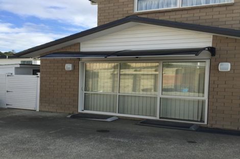 Photo of property in 24 Para Close, Fairview Heights, Auckland, 0632
