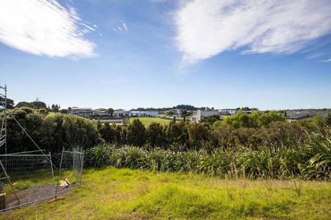 Photo of property in 10 Kakariki Lane, Waiwhakaiho, New Plymouth, 4312
