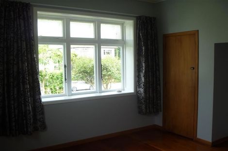 Photo of property in 70 Tukapa Street, Westown, New Plymouth, 4310