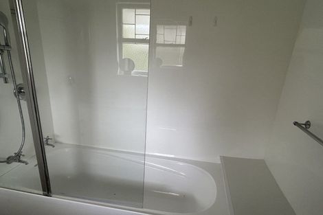 Photo of property in 2/514 Mount Albert Road, Mount Roskill, Auckland, 1042