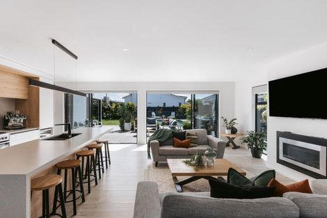 Photo of property in 15 Cassinia Close, Papamoa Beach, Papamoa, 3118