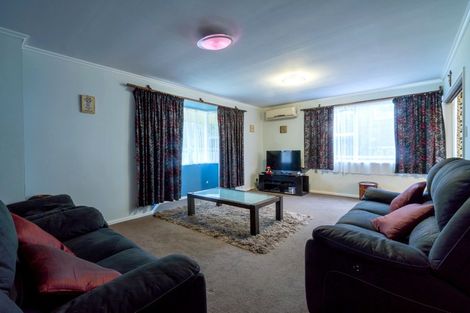 Photo of property in 15 Rembrandt Avenue, Tawa, Wellington, 5028