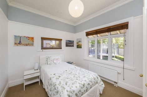 Photo of property in 32 Manson Street, Terrace End, Palmerston North, 4410