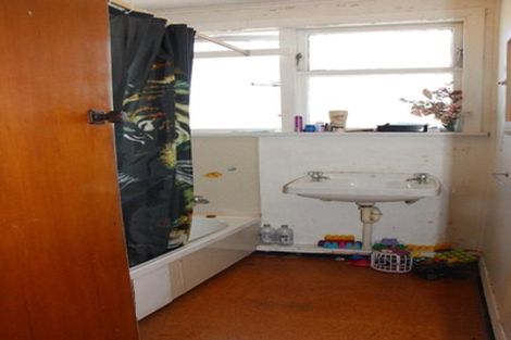 Photo of property in 15-15c Nelson Terrace, Seaview, Timaru, 7910