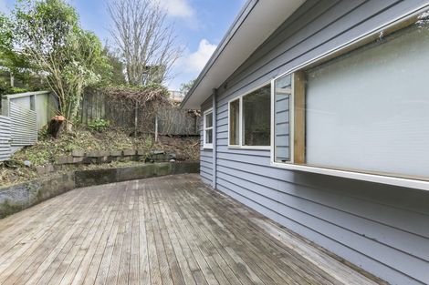 Photo of property in 51 Turville Crescent, Newlands, Wellington, 6037