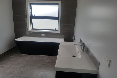 Photo of property in 9 Okaia Drive, Kinloch, Taupo, 3377