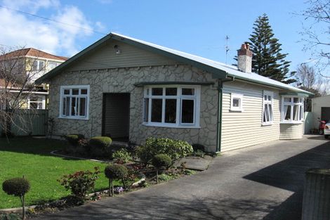 Photo of property in 12 Leighton Avenue, Waiwhetu, Lower Hutt, 5010