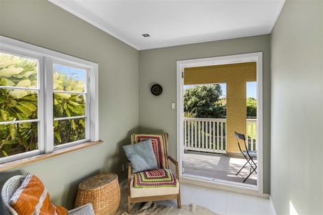 Photo of property in 28 Hona Street, Waikanae Beach, Waikanae, 5036