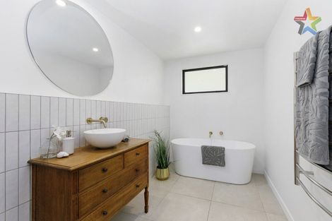 Photo of property in 9 Field Street, Silverstream, Upper Hutt, 5019