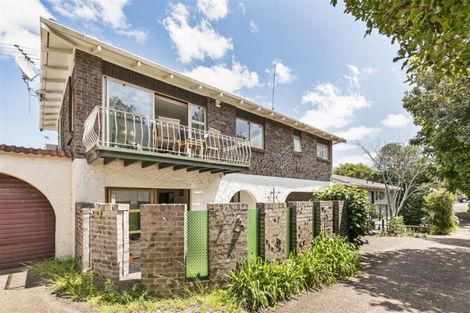 Photo of property in 2/23 Beach Road, Castor Bay, Auckland, 0620