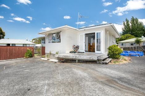 Photo of property in 86 Rosewarne Crescent, Glendene, Auckland, 0602