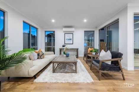 Photo of property in 3 Parara Way, Hobsonville, Auckland, 0616