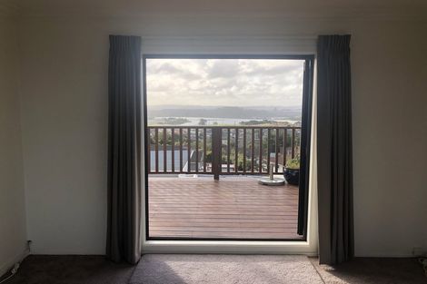 Photo of property in 1/146 Sunset Road, Unsworth Heights, Auckland, 0632