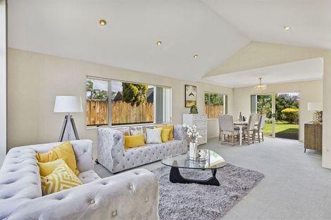 Photo of property in 5 Brosna Place, East Tamaki, Auckland, 2016