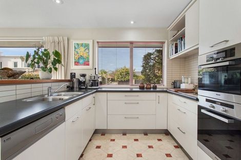 Photo of property in 2/7 Kelson Lane, Ilam, Christchurch, 8041