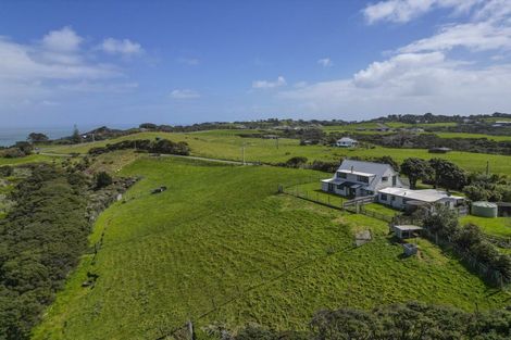 Photo of property in 512 Oaia Road, Muriwai, 0881