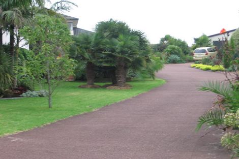 Photo of property in 9 San Fernando Way, Henderson, Auckland, 0612