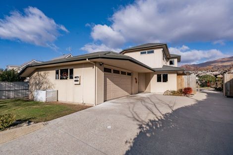 Photo of property in 4 Cherry Court, Wanaka, 9305