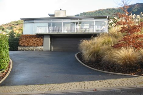 Photo of property in 6 Whitbourn Place, Fernhill, Queenstown, 9300