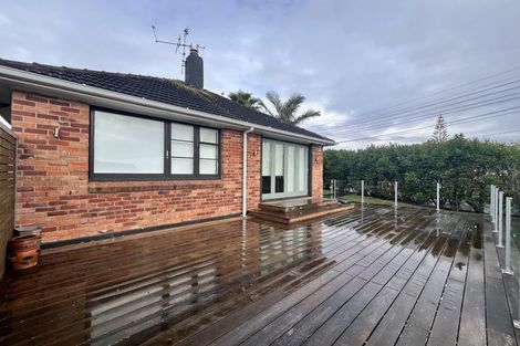 Photo of property in 2 Leander Road, Bayswater, Auckland, 0622