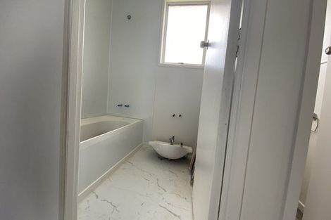 Photo of property in 8 Garth Place, Manurewa, Auckland, 2102