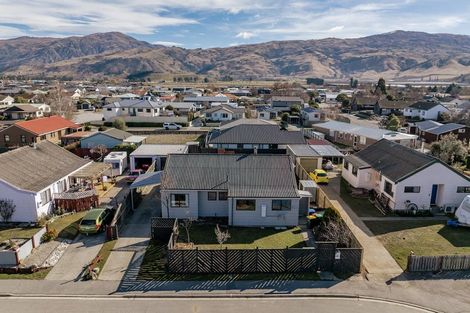 Photo of property in 10 Linrosa Place, Cromwell, 9310