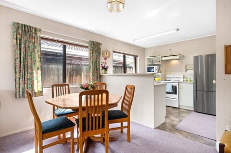 Photo of property in 1/73 Aviemore Drive, Highland Park, Auckland, 2010