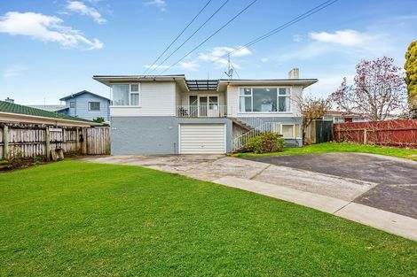 Photo of property in 26 Ray Small Drive, Papakura, 2110